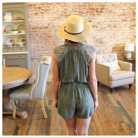 Vintage Wash Lace Romper - Picture 4 of 5